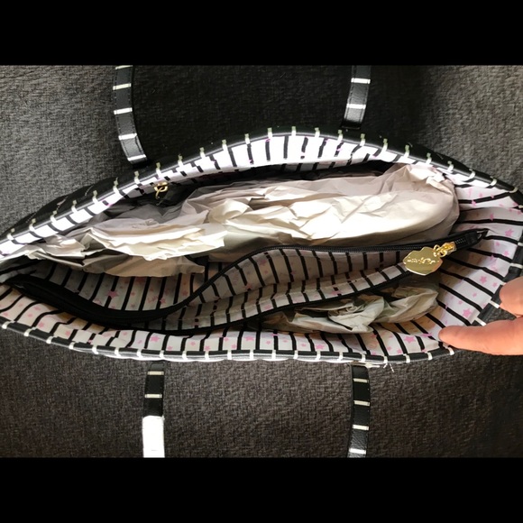 LUV BETSEY BY BETSEY JOHNSON
Sandra Large Tote Bag - Picture 5 of 8